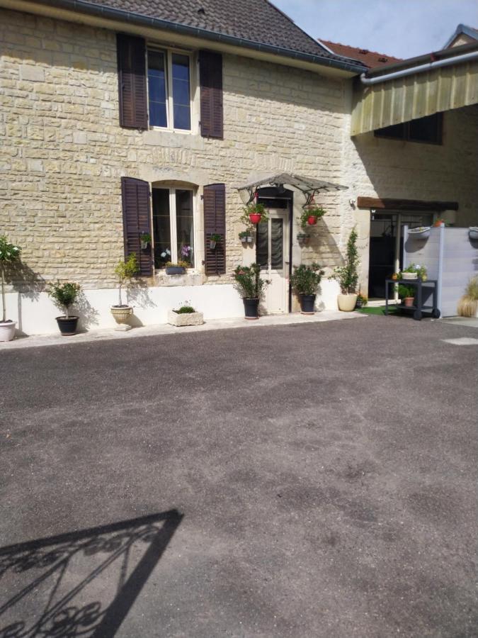 A La Maison Du Bonheur Lanty-sur-Aube Екстериор снимка